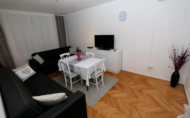 Apartment Mira Lapad