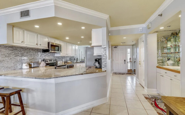 Inlet Reef 310 2 Bedroom Condo by RedAwning