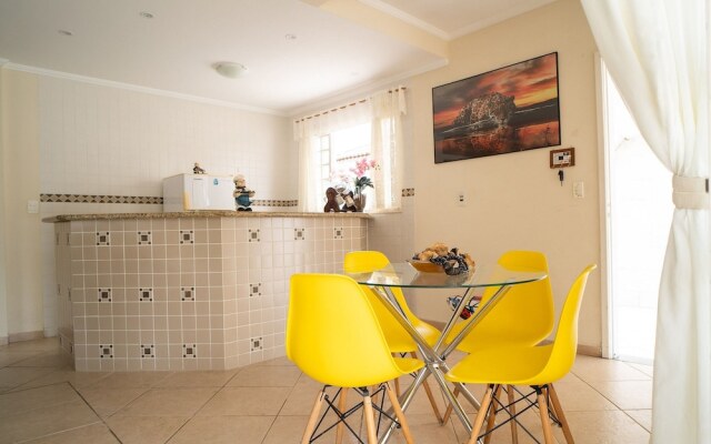 Linda casa no condomínio Morada da Praia