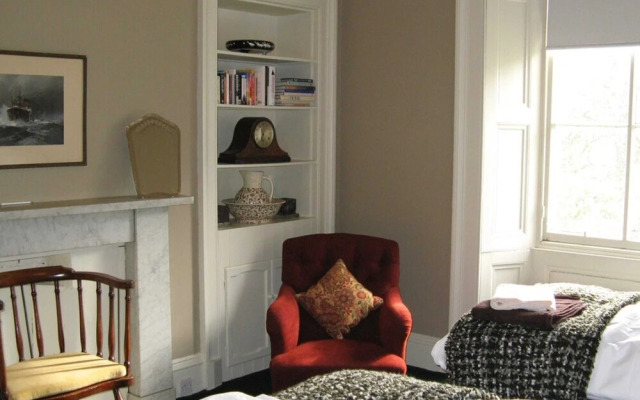 Botanic Garden 2 Bedroom Apartment in Edinburgh