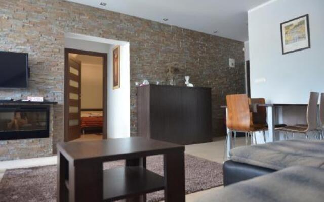 Apartament 325