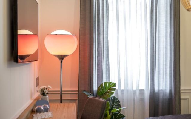 Evala luxury rooms with pool and garden