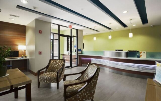 Days Inn & Suites Houston North-Spring