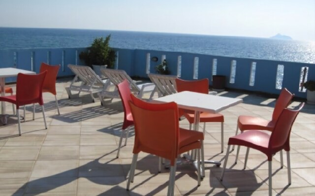 Kostas Rooms & Apartments