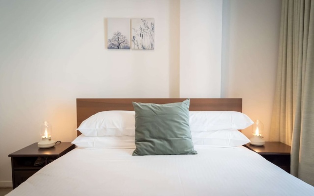 Convenient 2-bed Apartment in Melbourne's Heart – Guest Rooms – Melbourne