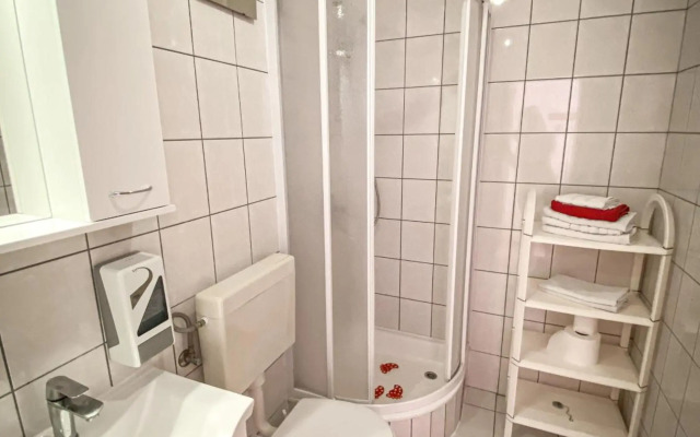 Apartments with a parking space Mavarstica, Ciovo - 18882