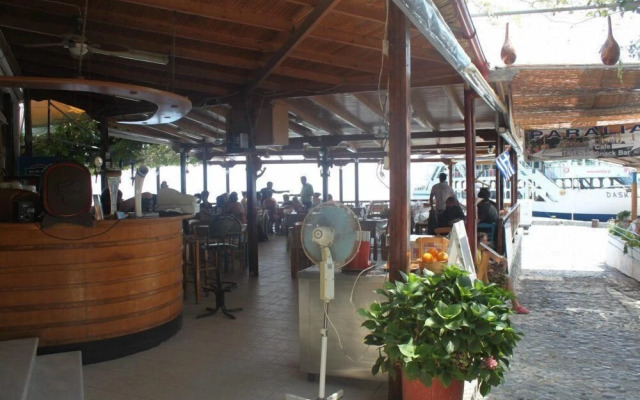 Paralia Rooms