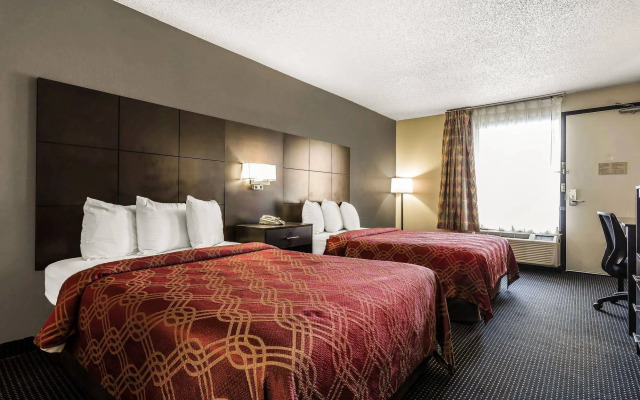 Econo Lodge North