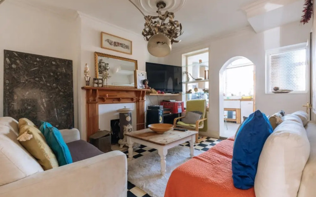 Vibrant & Eclectic 3 Bedroom Flat - Bedminster, Bristol!