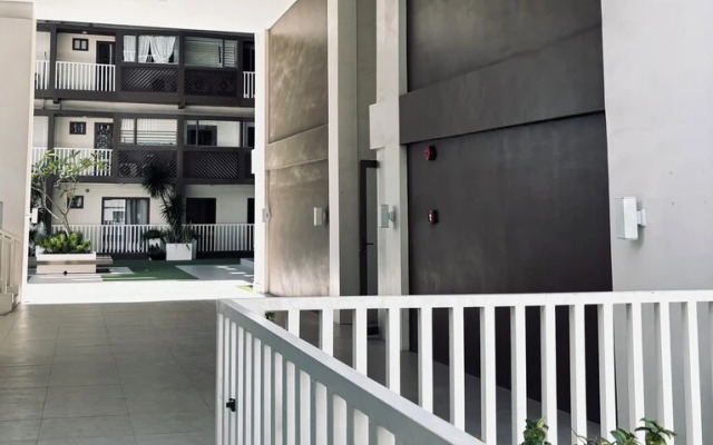 Chic & Cozy Metro Hideout