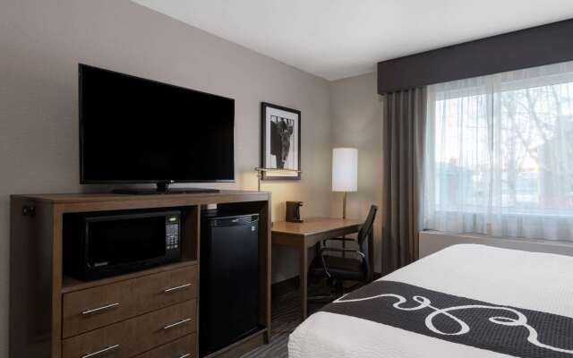 La Quinta Inn & Suites by Wyndham Anchorage Airport