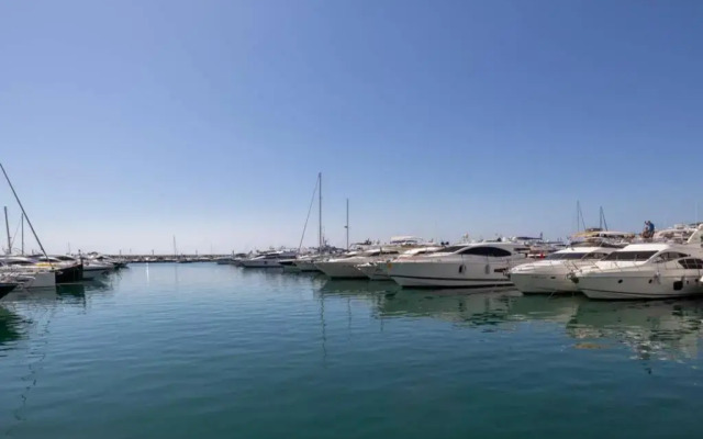 Puerto Banus second line, luxury apartement