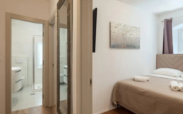 Modern Apartment With Open-air Parking