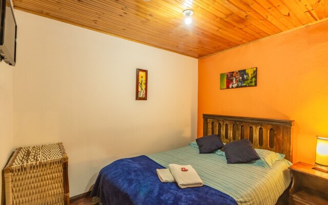 Hostal Sue Candelaria - Hostel