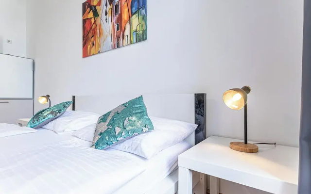 Affordable 2BR Apartment Near Belvedere