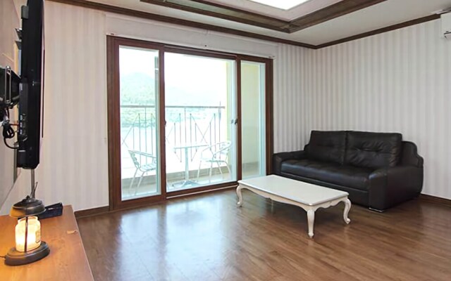 Tongyeong Sea Star Pension