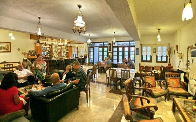 Hotel Pela