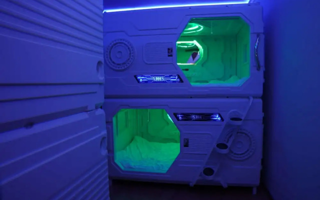 Capsula hotel