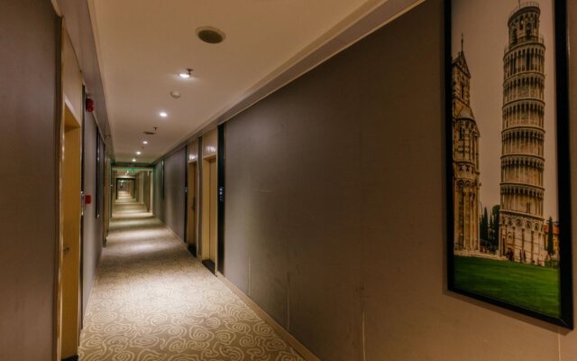 24 Tomorrow Hotel