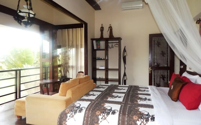 Alamanda Villa's Rooms & Adventure