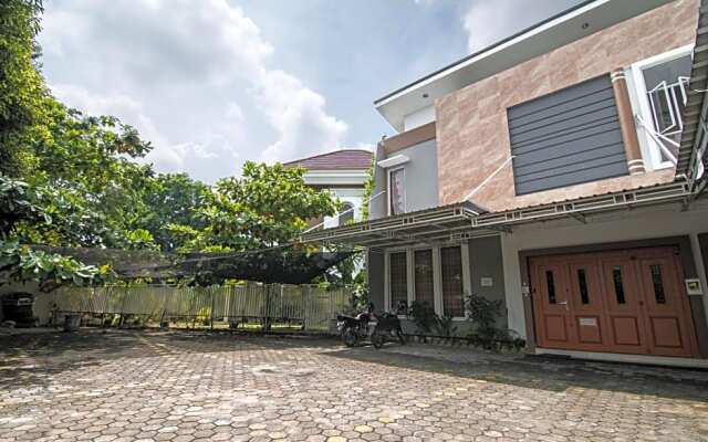OYO 91066 Wisma Cemara