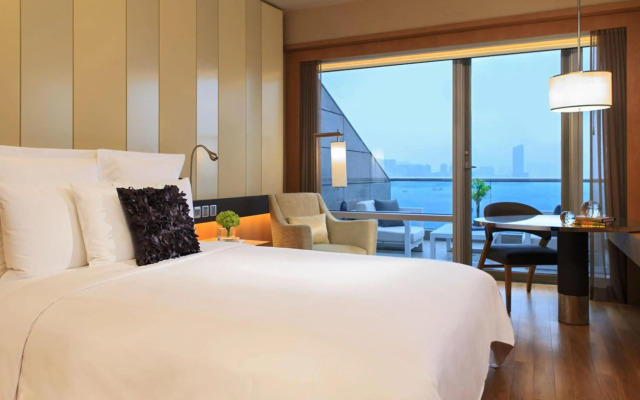 Renaissance Hong Kong Harbour View Hotel