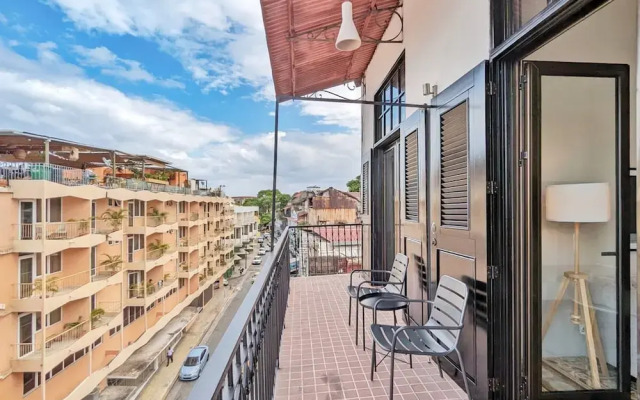 w Upscale 1BR in Casco Viejo