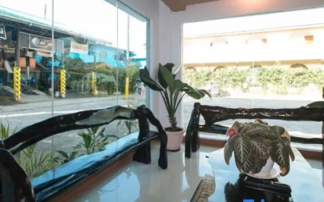 RedDoorz Plus near Municipality of Luisiana Laguna