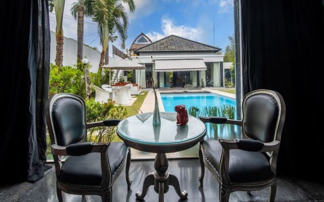 Serene 4br Seminyak Villa with Tropical