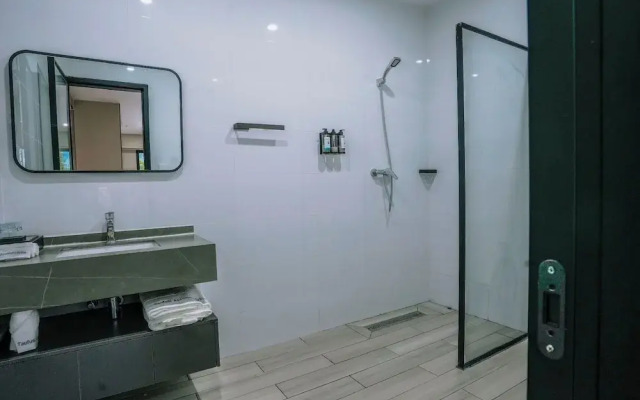 Taufusi Hotel