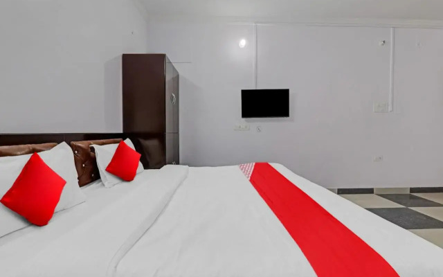 OYO Flagship 80680 Hotel Harsh Inn