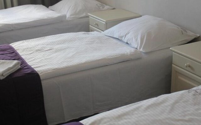 Hotel Pod Dębem