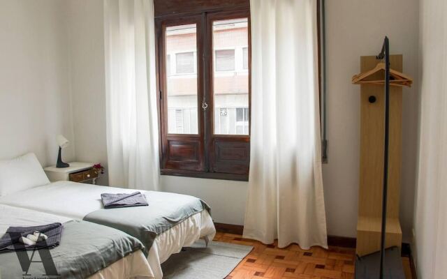 Beautiful 3-bed Apartment in Porto, Portugal