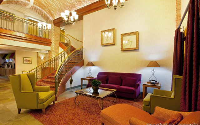 Holiday Inn Express Hotel & Suites Chicago-Midway Airport by IHG