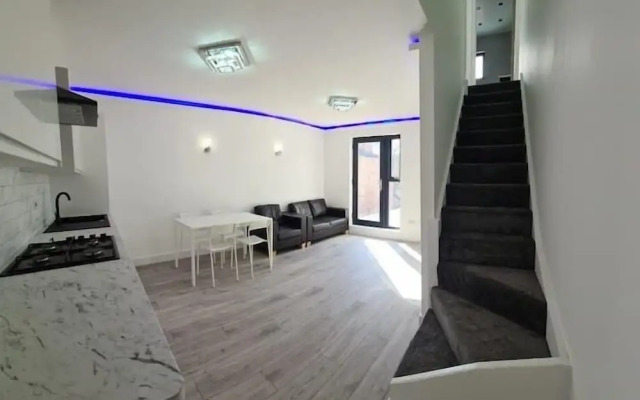 Remarkable 3-bed Apartment in London