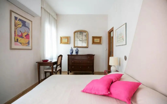 Classy Spacious Apartment Close To St.Mark Square (Adults Only)