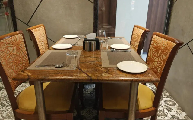 The Excellency by OYO Rooms
