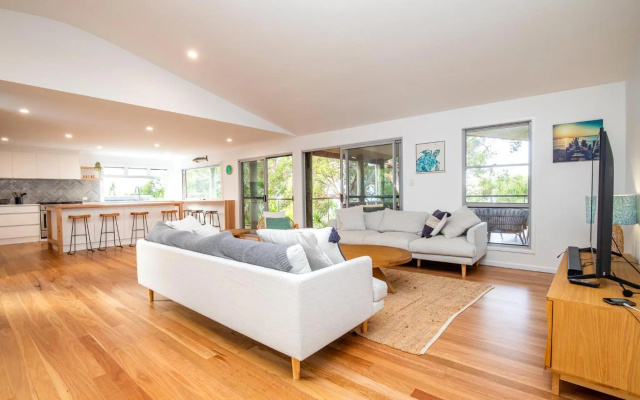 Surf Gums + Sleeps 8 + Pet Friendly + Ocean Views – Guest Rooms – Point Lookout