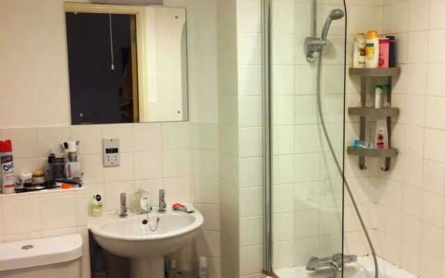 TravelStop #London-Ealing