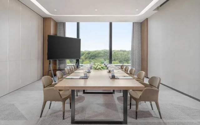 Holiday Inn Wuhan Houguan Lake by IHG