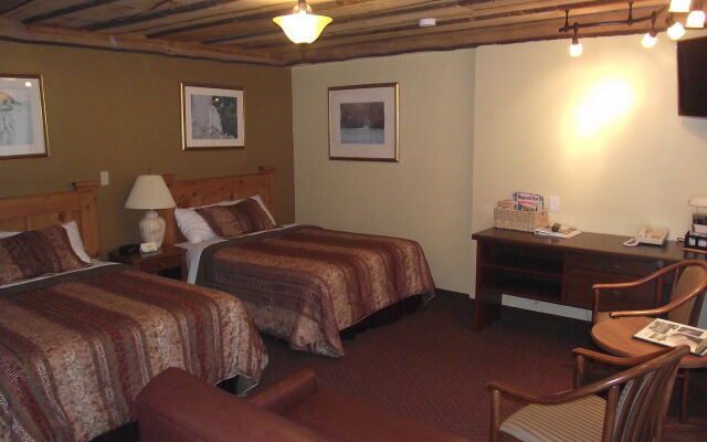 Forest Motel & Woodland Retreat