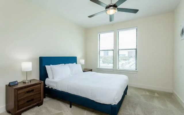 Renew Tanglewood 3-bedroom in Uptown Houston