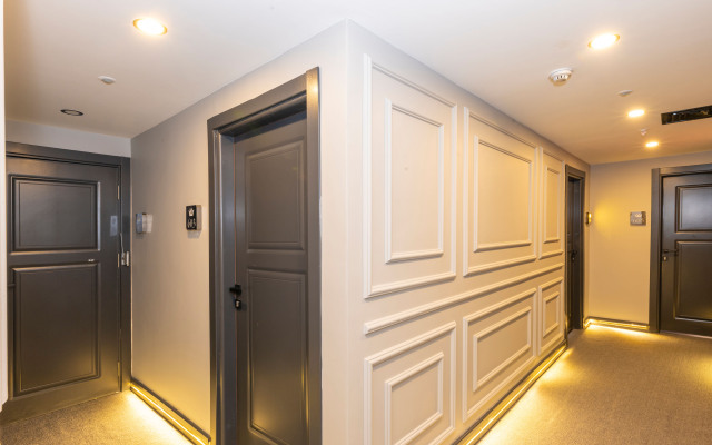White Corner Hotel