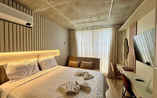 Setai Yacht Comfort II - By Almare Flats