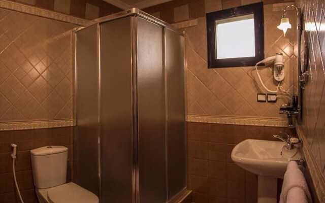 Platinum Suites Hotel Apartments