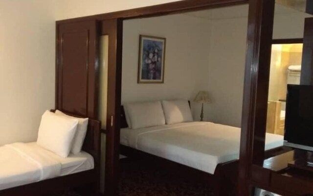 Rainbow Apartment Kl At Times Square