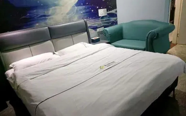 Wuwei E-sports Sunshine Holiday Hotel