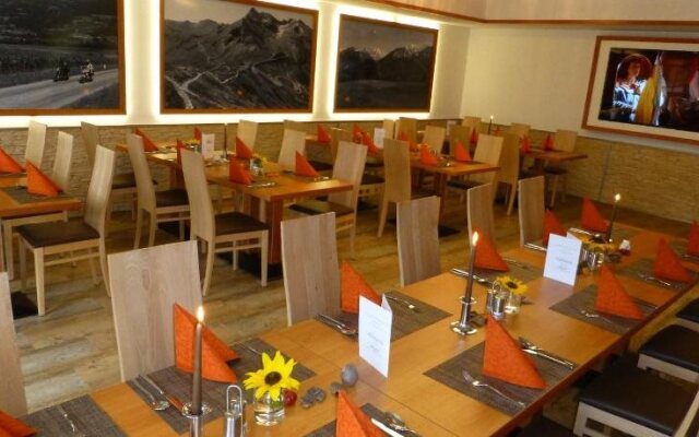 Gasthof Pension - Café Konditorei Hassler