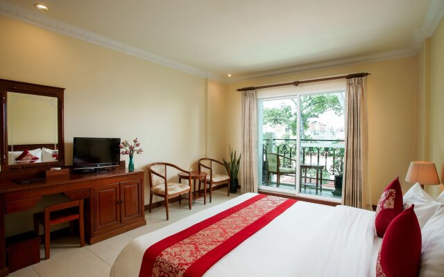 Angkor Holiday Hotel