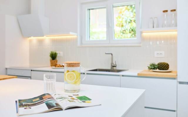 Hedera Estate, Villa Hedera Xviii